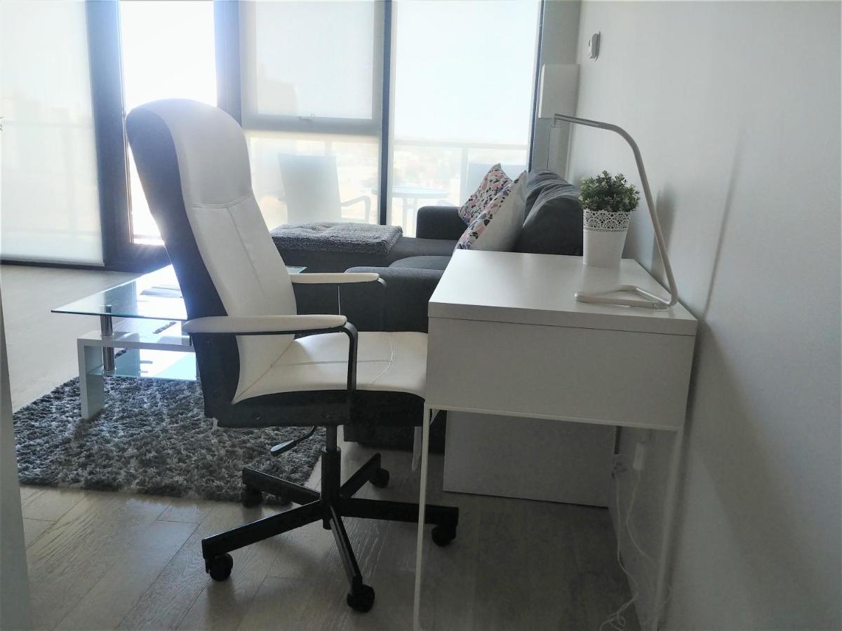 Luxury Skyline Condo In Downtown Free 24/7 Parking Winnipeg Bagian luar foto