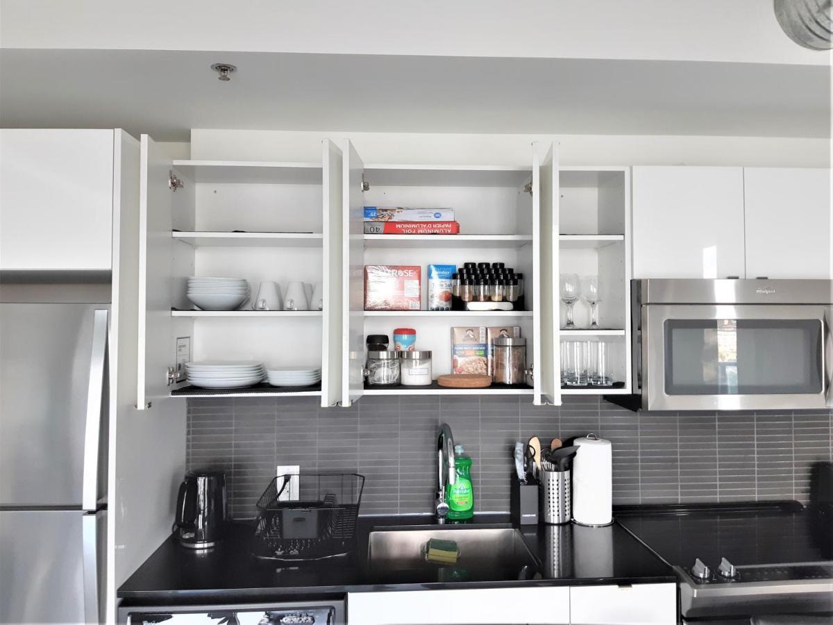 Luxury Skyline Condo In Downtown Free 24/7 Parking Winnipeg Bagian luar foto