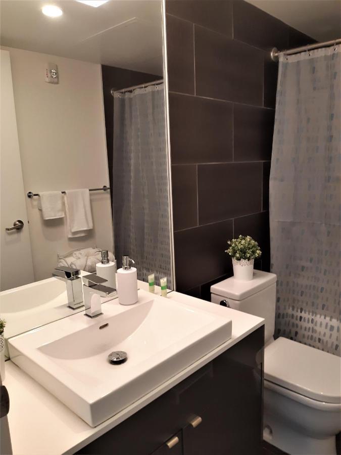 Luxury Skyline Condo In Downtown Free 24/7 Parking Winnipeg Bagian luar foto
