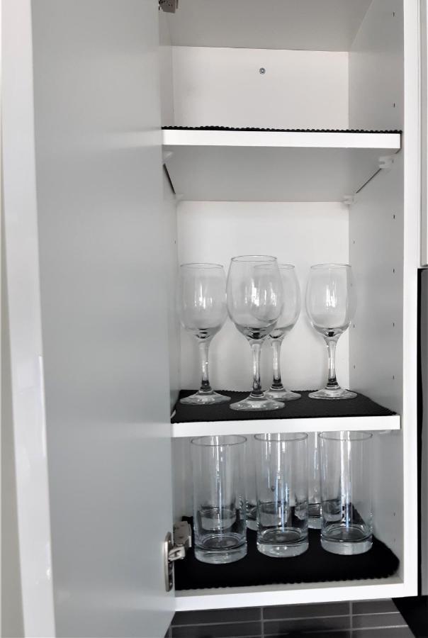 Luxury Skyline Condo In Downtown Free 24/7 Parking Winnipeg Bagian luar foto