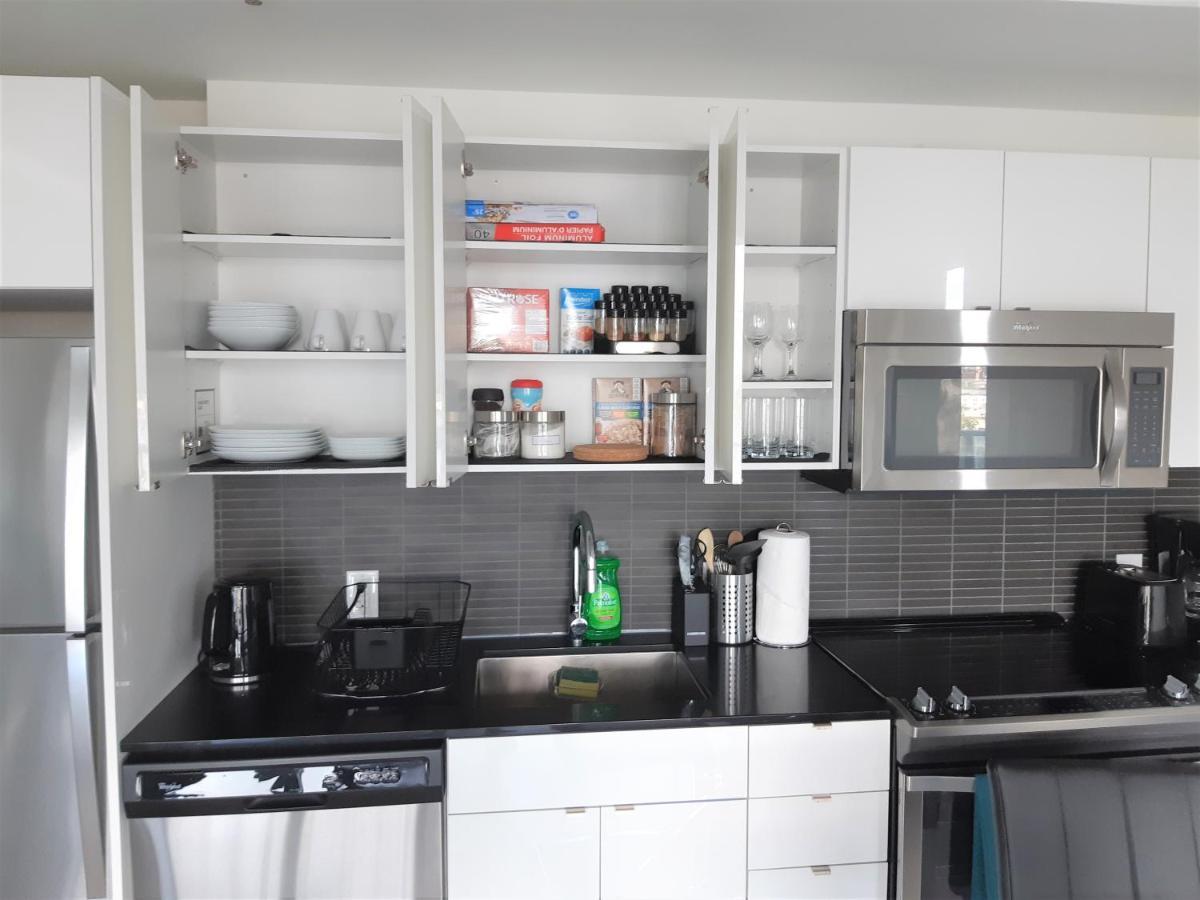 Luxury Skyline Condo In Downtown Free 24/7 Parking Winnipeg Bagian luar foto