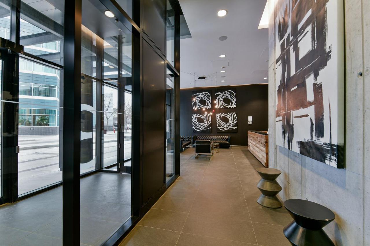 Luxury Skyline Condo In Downtown Free 24/7 Parking Winnipeg Bagian luar foto